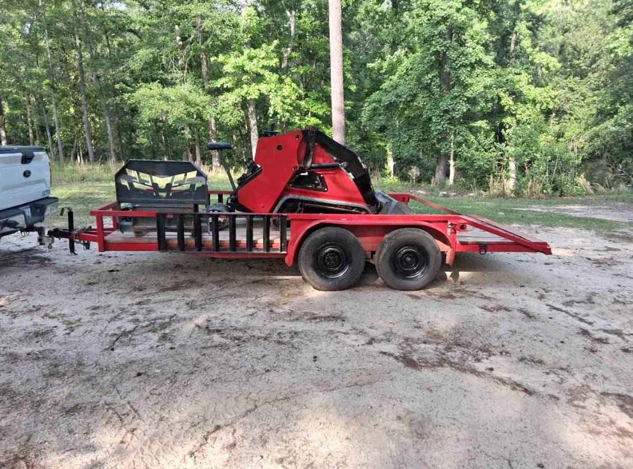 Trailer hauling equipment